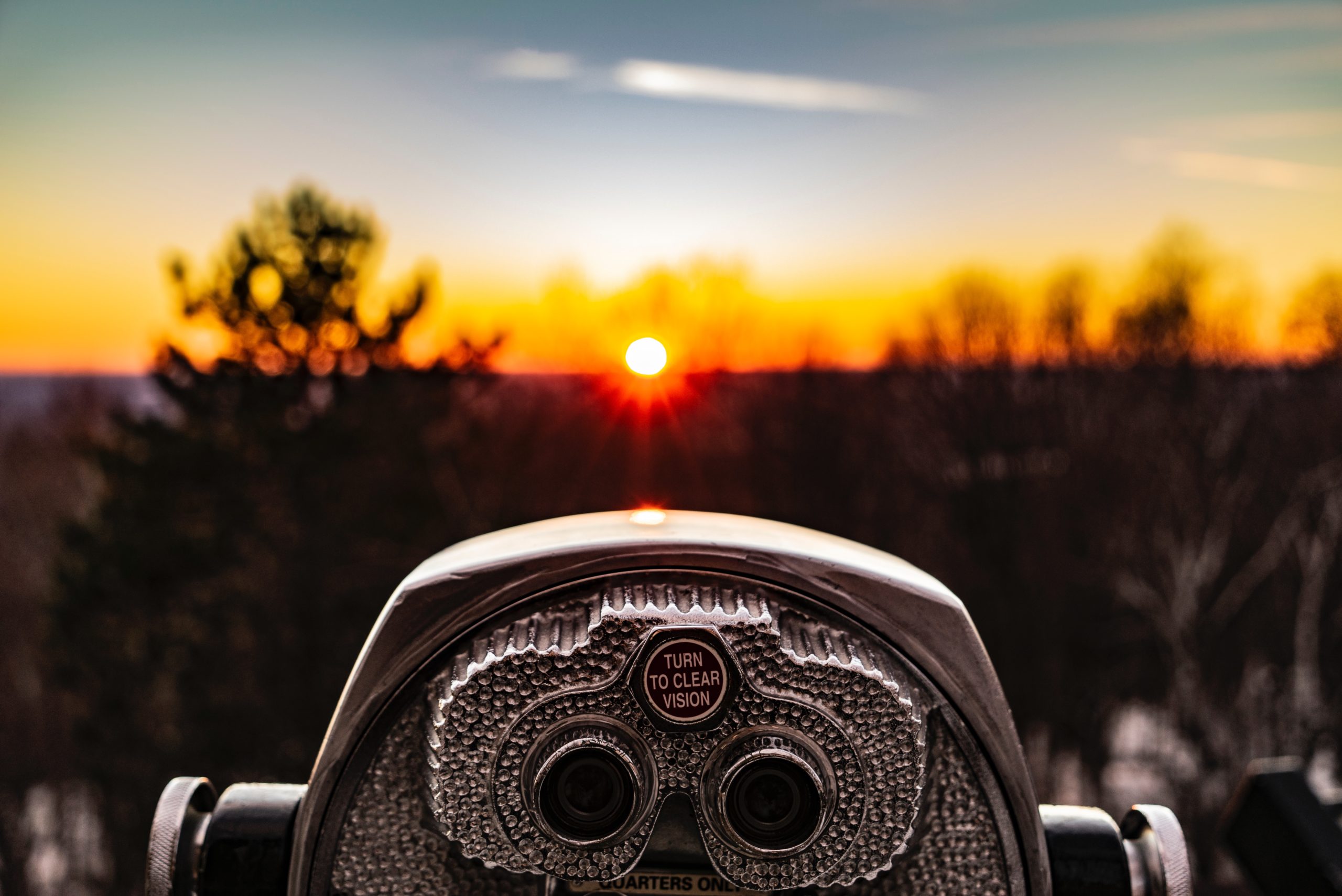 Tourist viewfinder aimed at the horizon